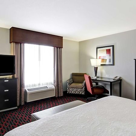 Hampton Inn & Suites Red Deer Penhold Zewnętrze zdjęcie