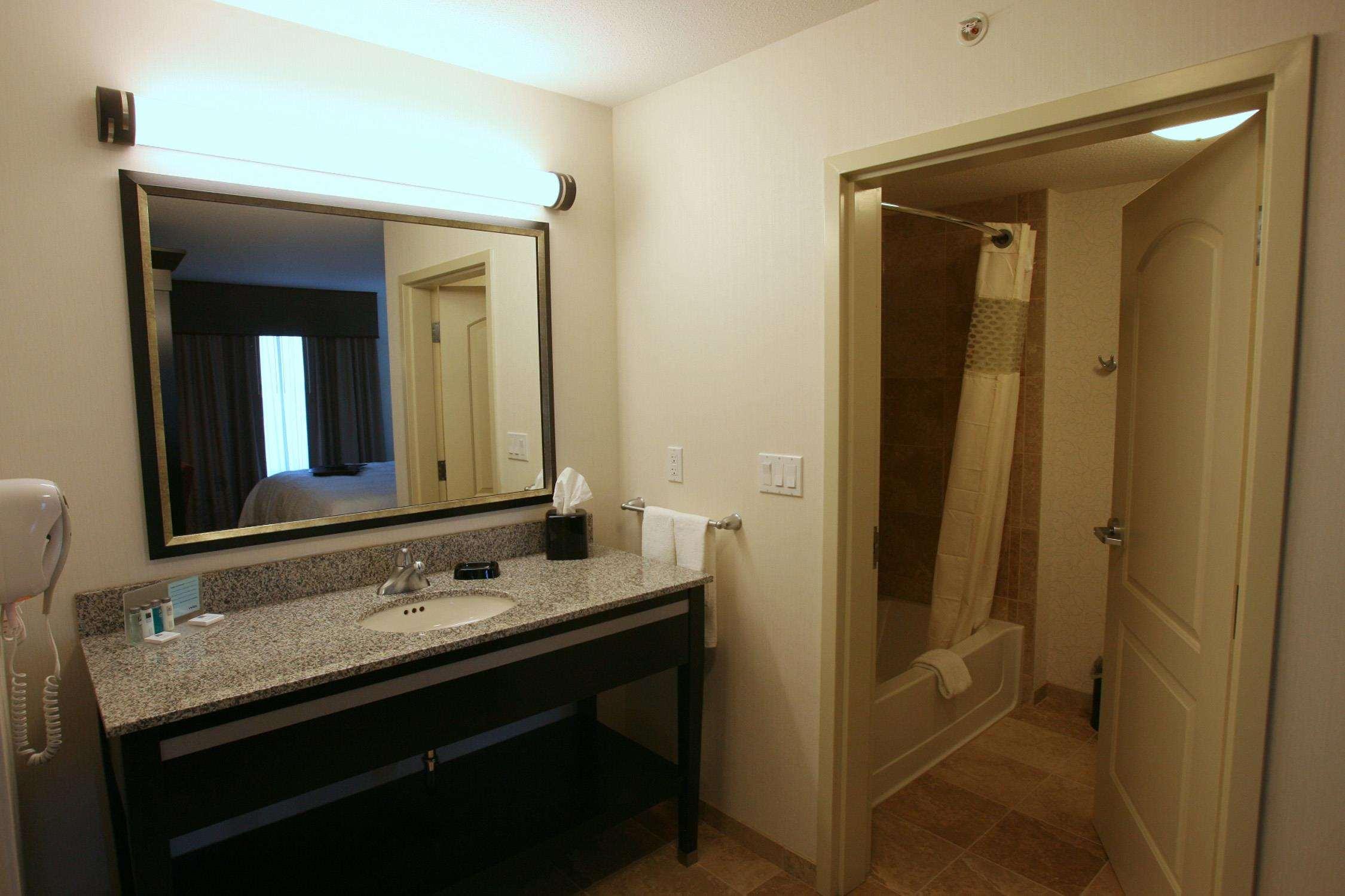 Hampton Inn & Suites Red Deer Penhold Pokój zdjęcie