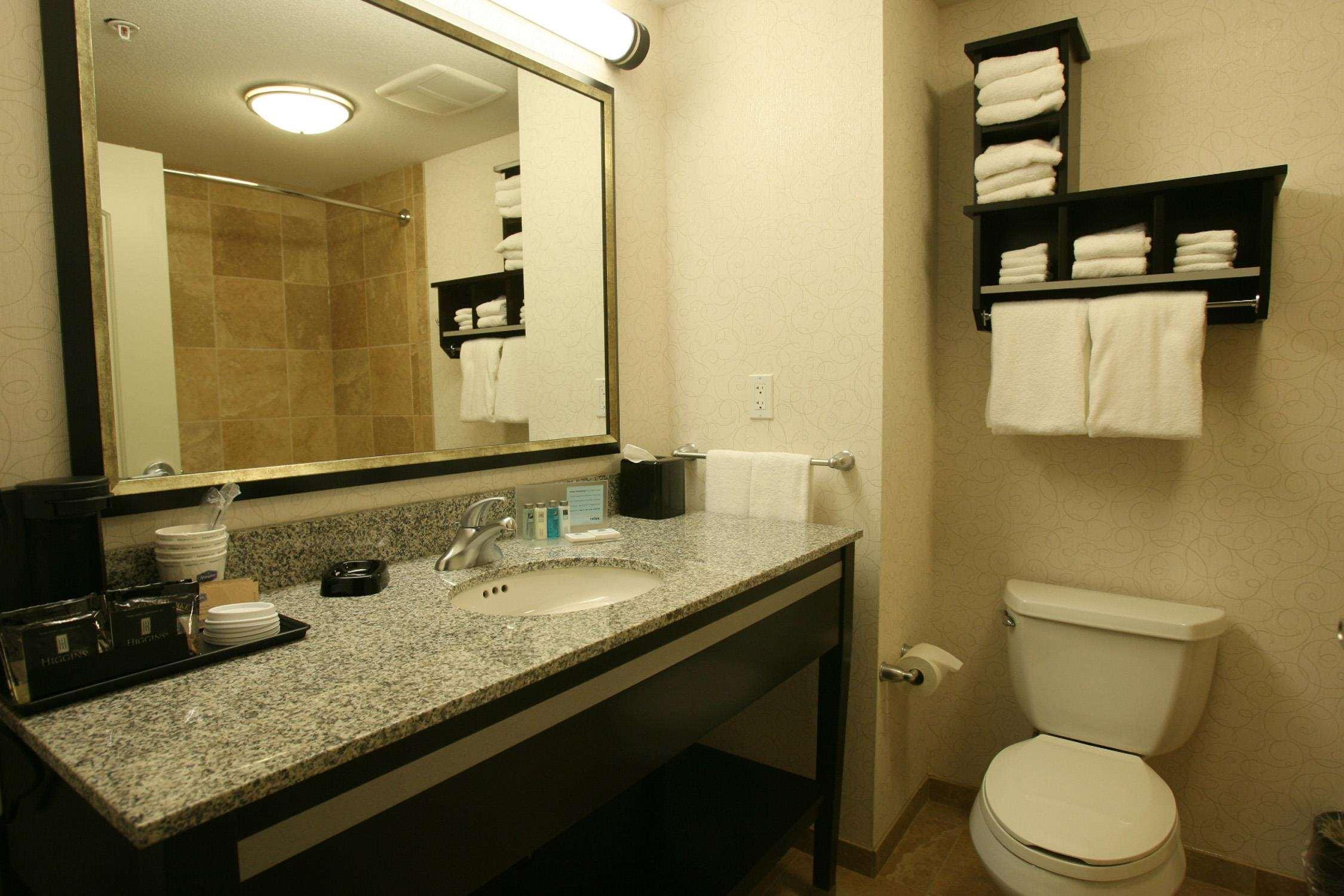 Hampton Inn & Suites Red Deer Penhold Pokój zdjęcie
