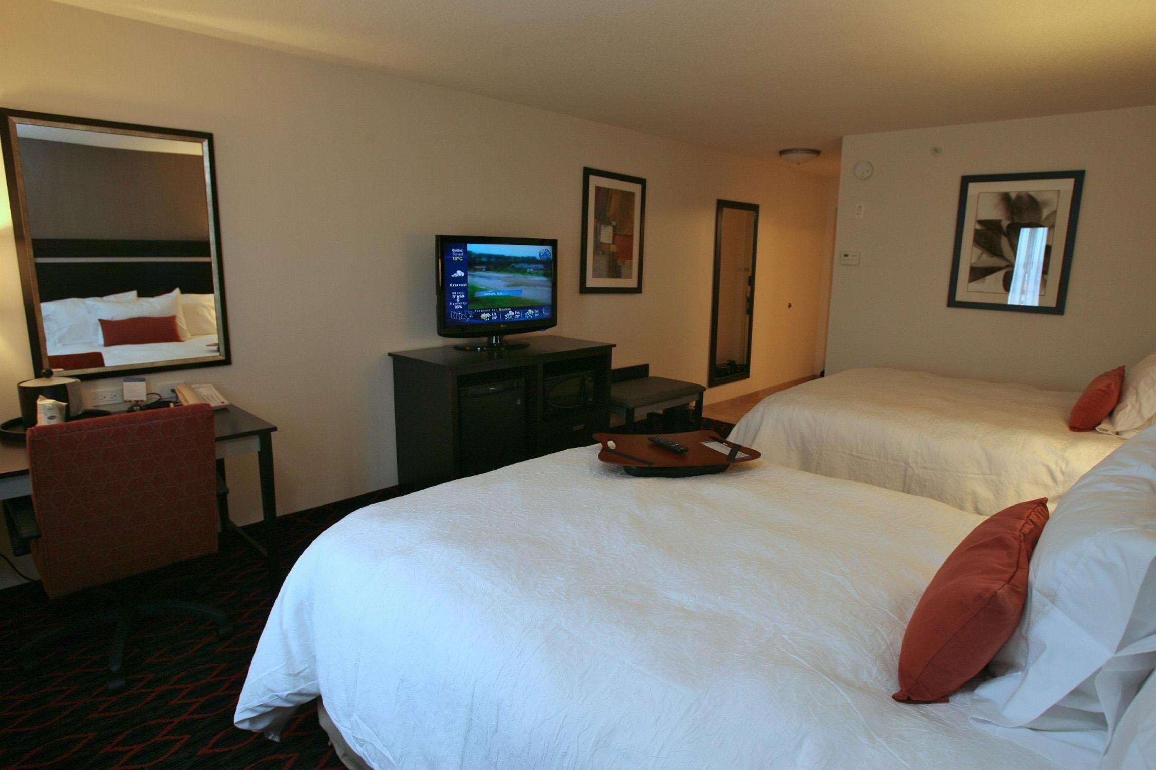 Hampton Inn & Suites Red Deer Penhold Pokój zdjęcie