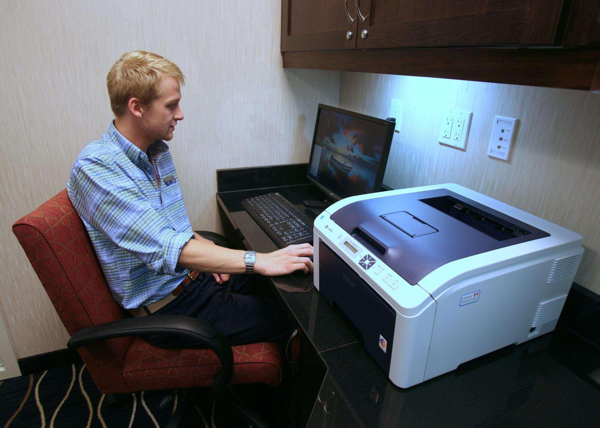 Hampton Inn & Suites Red Deer Penhold Udogodnienia zdjęcie