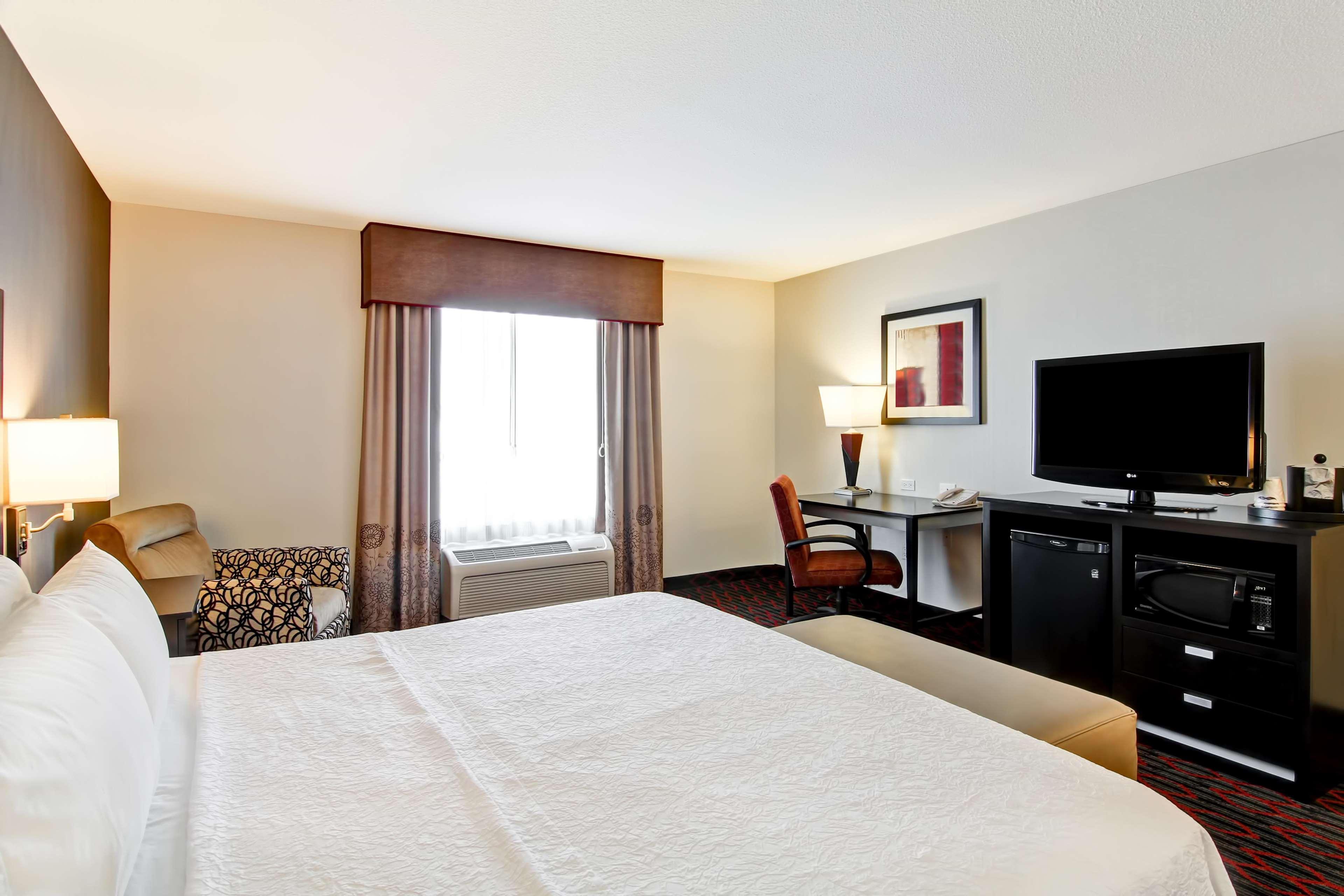 Hampton Inn & Suites Red Deer Penhold Zewnętrze zdjęcie