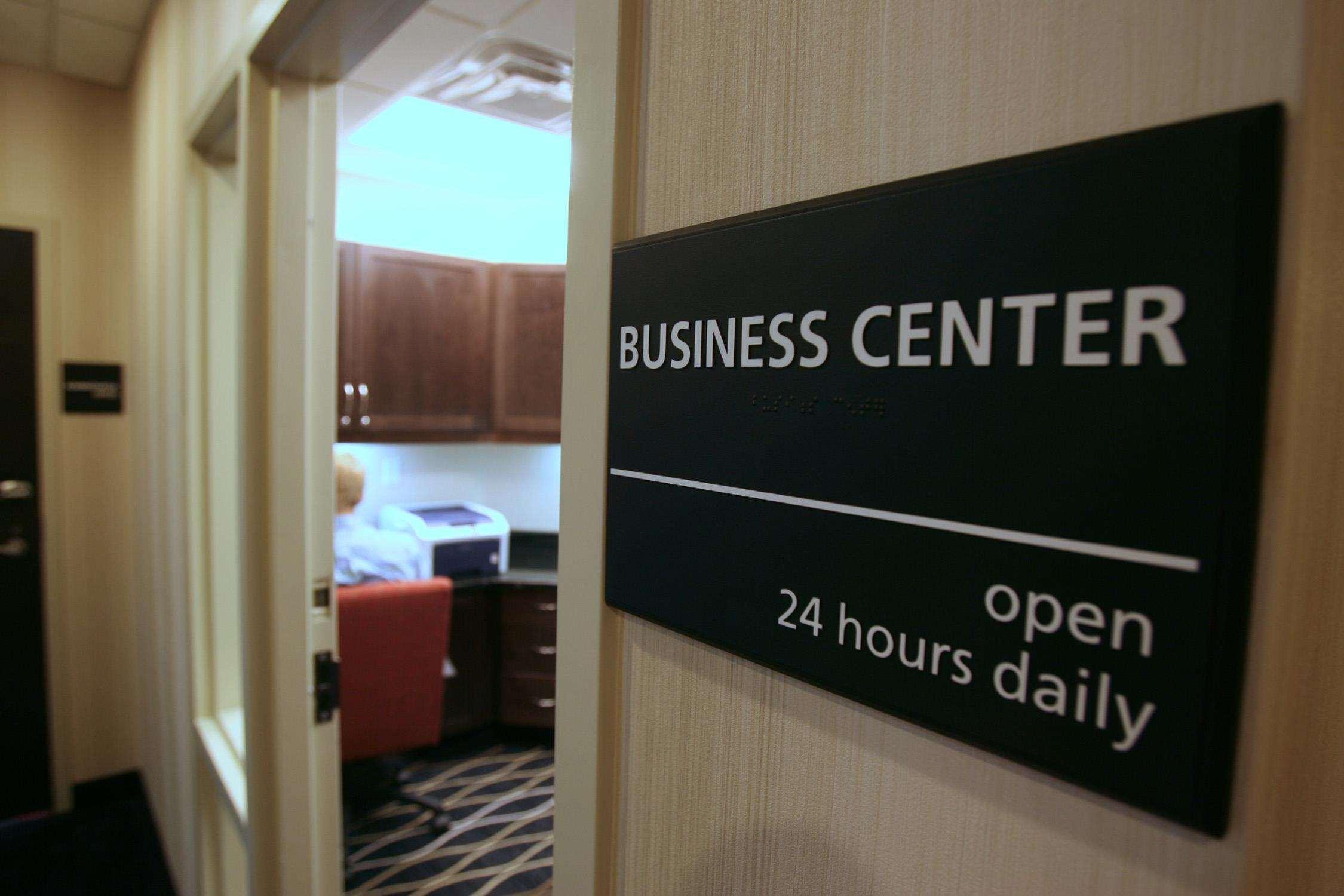 Hampton Inn & Suites Red Deer Penhold Udogodnienia zdjęcie