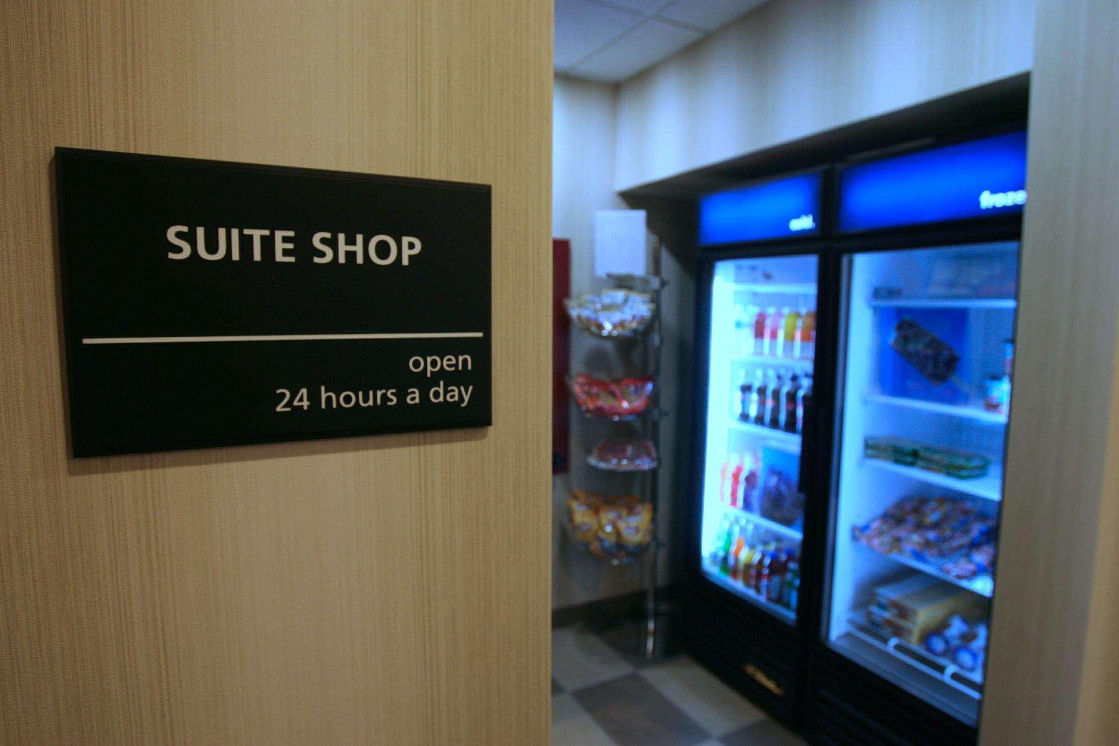 Hampton Inn & Suites Red Deer Penhold Zewnętrze zdjęcie