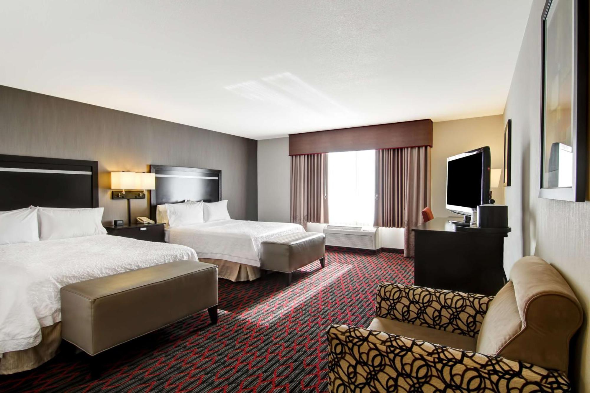 Hampton Inn & Suites Red Deer Penhold Zewnętrze zdjęcie