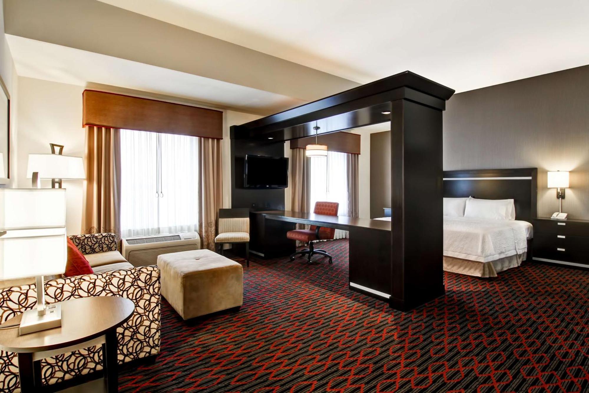Hampton Inn & Suites Red Deer Penhold Zewnętrze zdjęcie