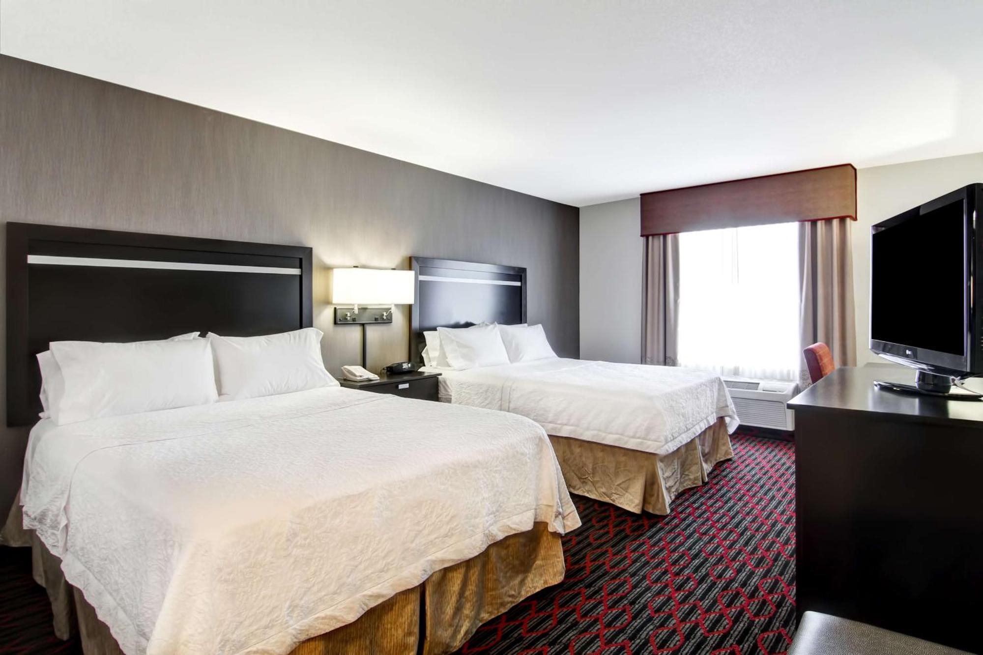 Hampton Inn & Suites Red Deer Penhold Zewnętrze zdjęcie