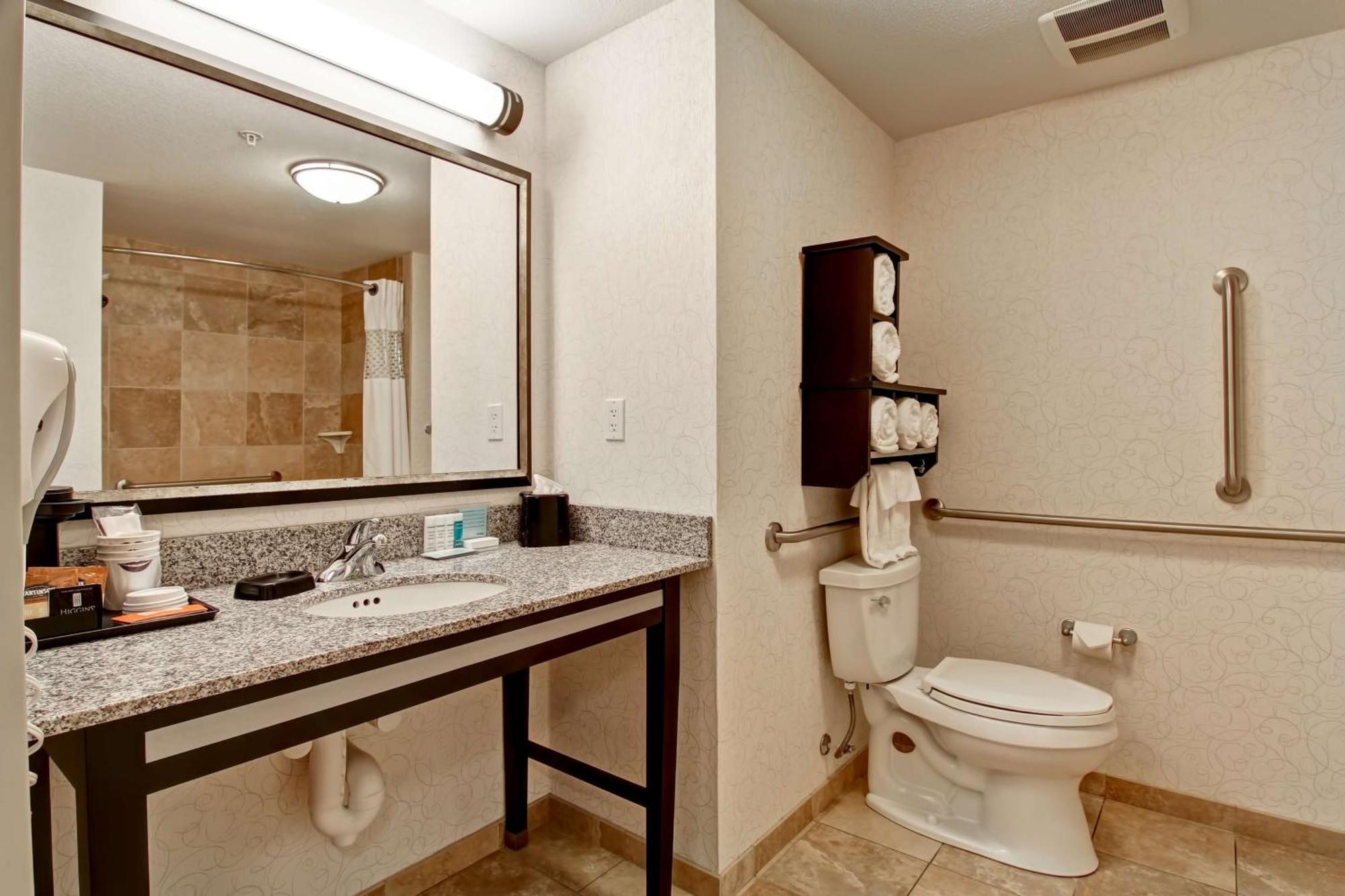 Hampton Inn & Suites Red Deer Penhold Zewnętrze zdjęcie