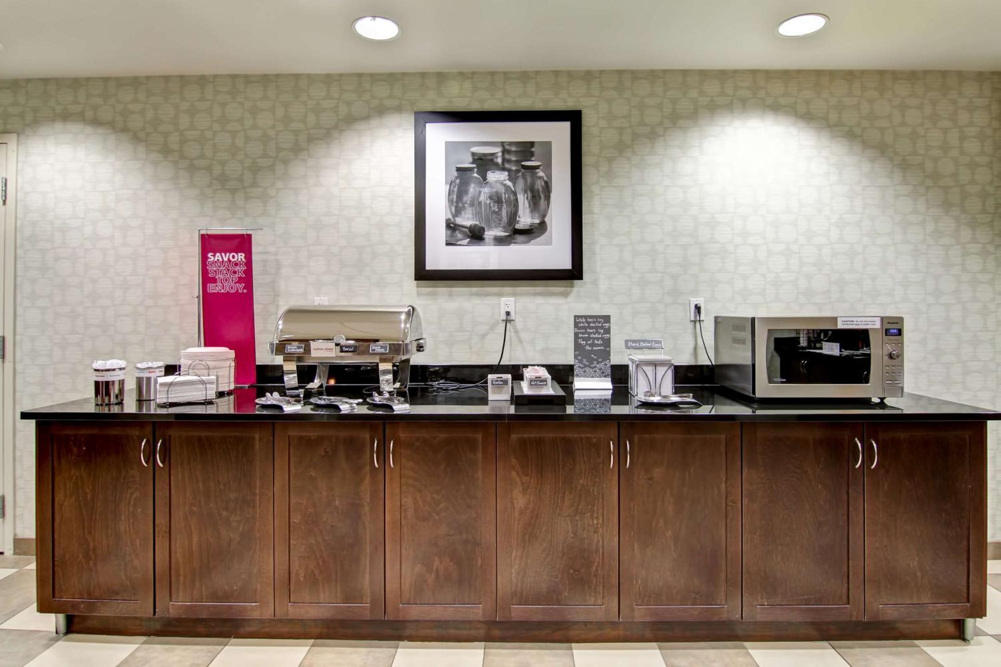 Hampton Inn & Suites Red Deer Penhold Zewnętrze zdjęcie